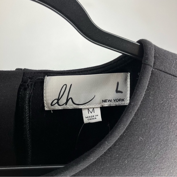 NWT DH NEW YORK Maci Scuba Top Crochet Hems Black Medium - Picture 5 of 7